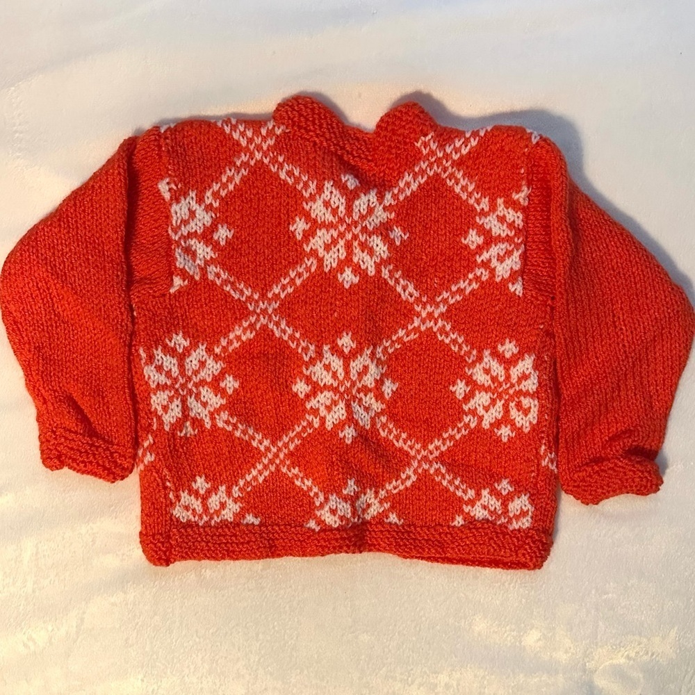 Vtg Handmade Knit Bright Orange Snowflake Cardigan Sweater Girl 2T Heart Buttons - Picture 3 of 5